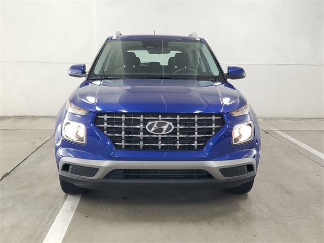 2024 Hyundai Venue SEL photo 2