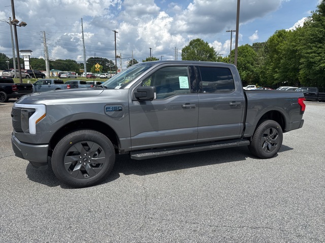 2025 Ford F-150 Lightning photo 5