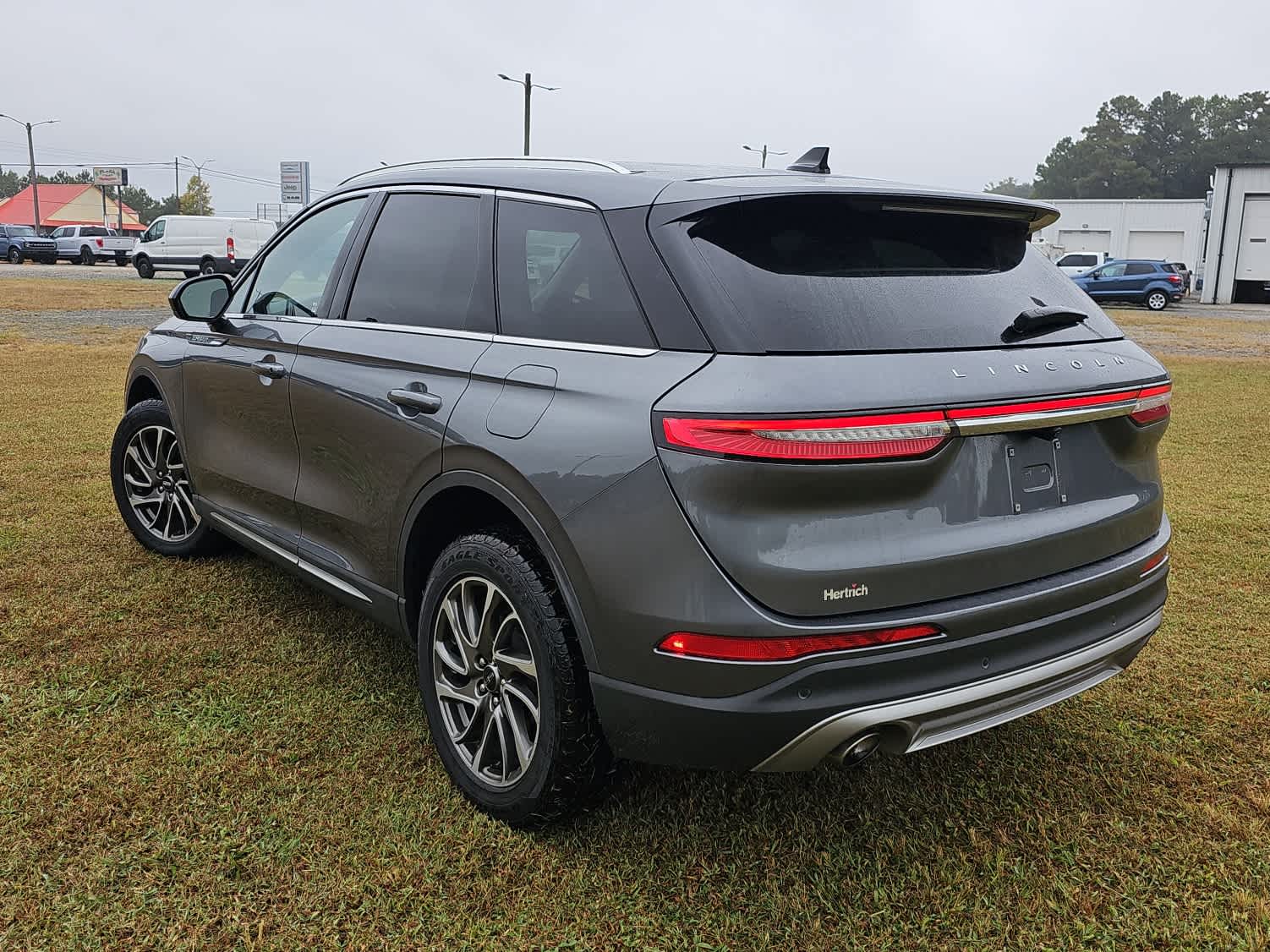 2021 Lincoln Corsair Standard photo 4
