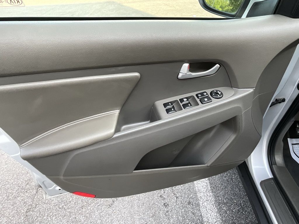 Used 2016 Silver Kia LX image 1