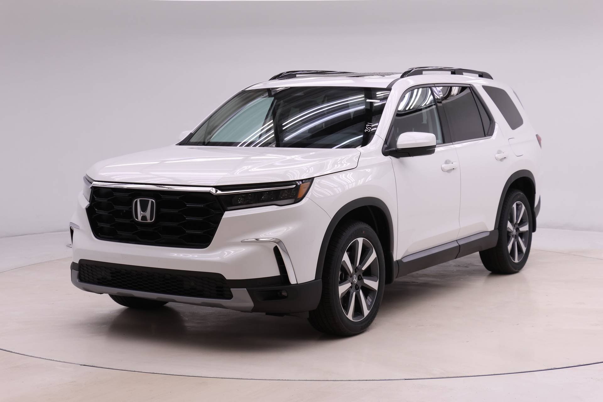 2025 Honda Pilot Touring's photo