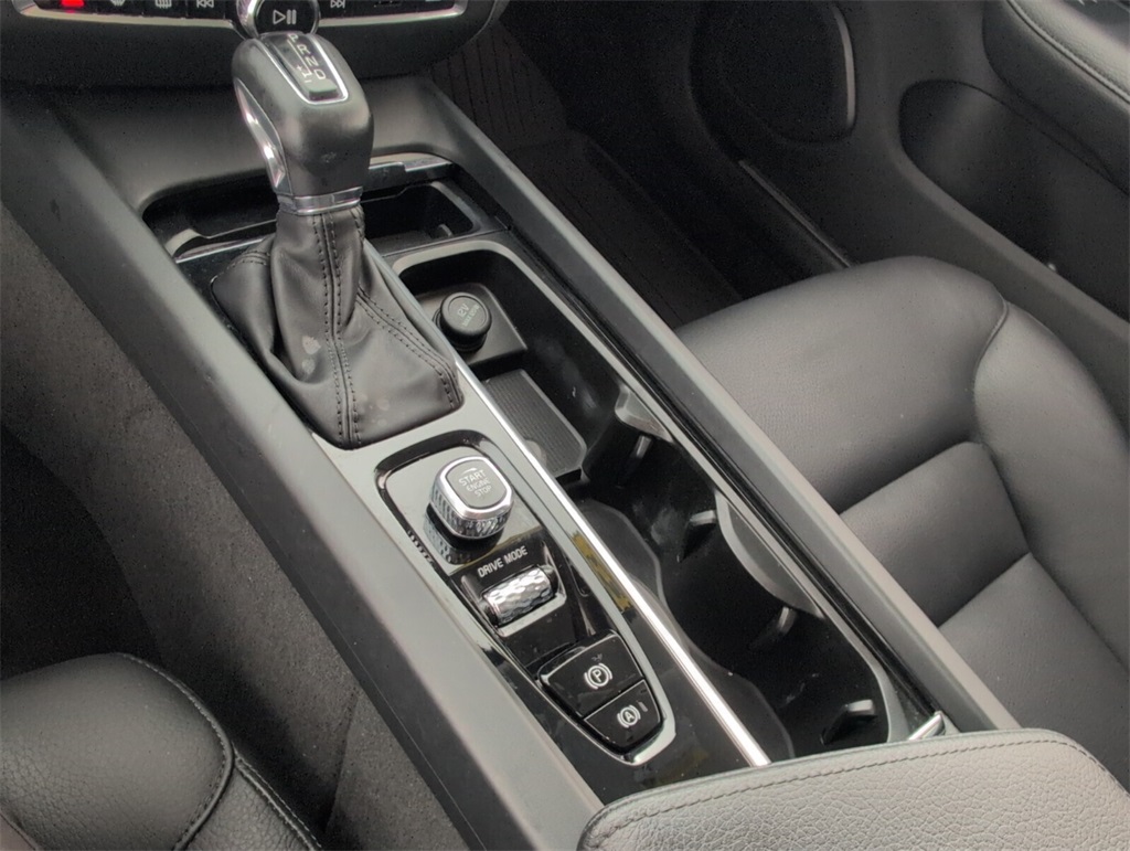 2021 Volvo V60 Cross Country T5 photo 22
