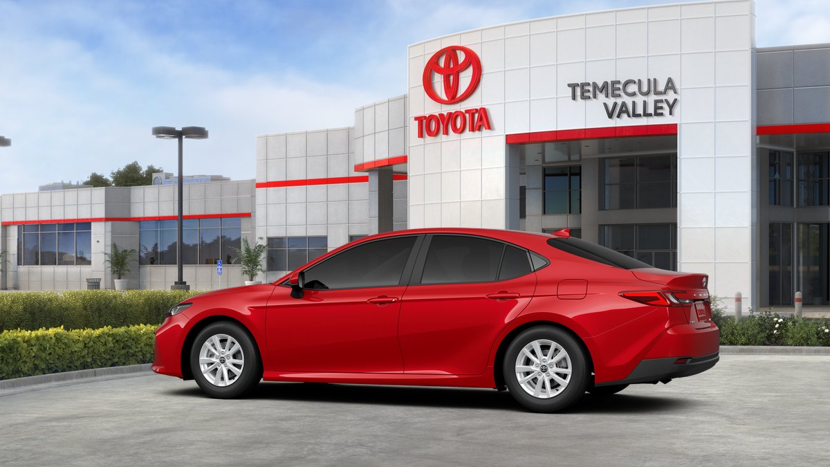 2025 Toyota Camry LE photo 2