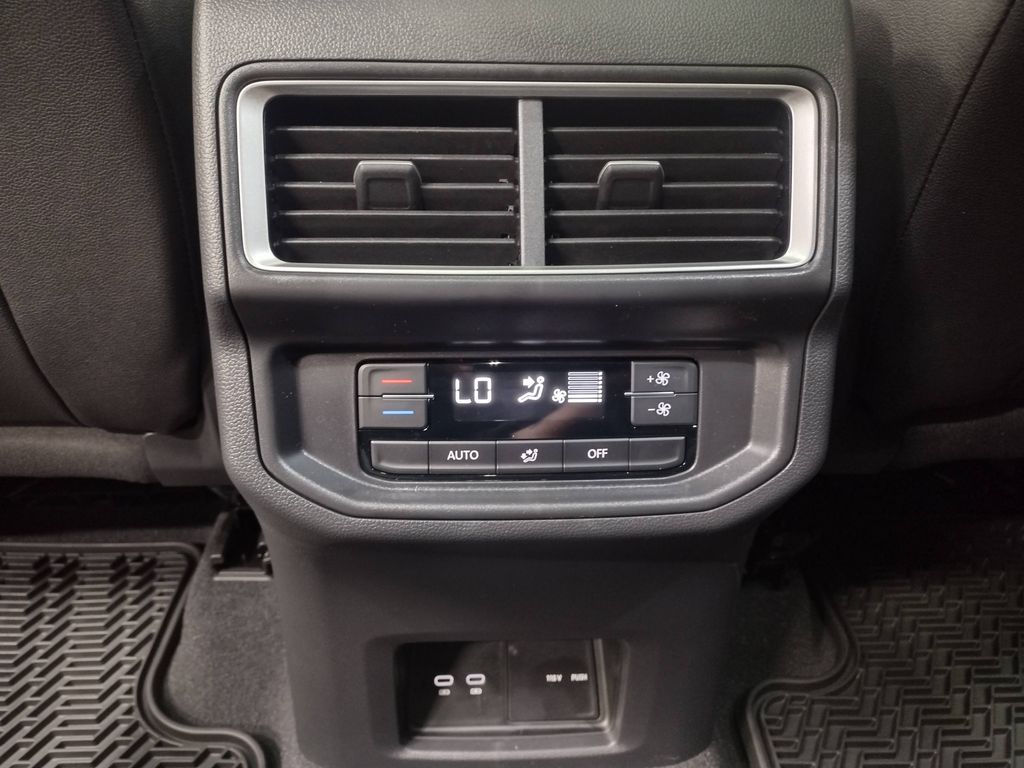 2025 Volkswagen Atlas Peak Edition SE photo 36