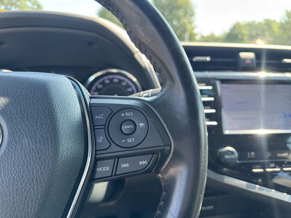 2019 Toyota Camry SE photo 25