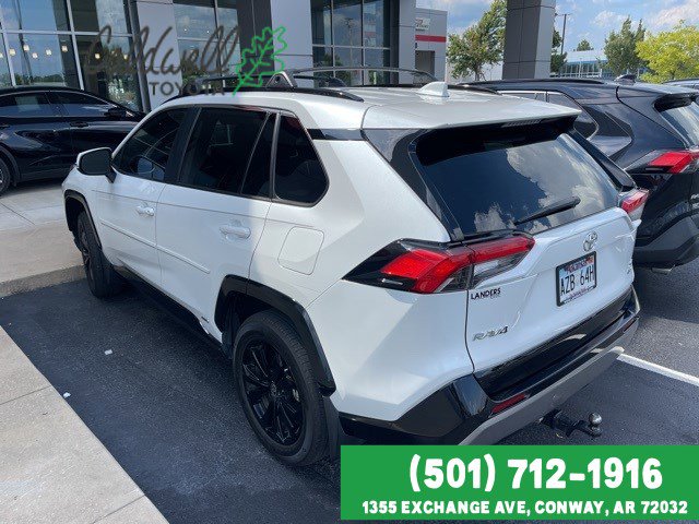 2025 Toyota RAV4 Hybrid SE photo 2