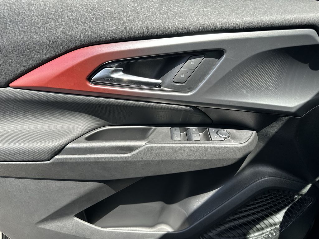 2025 Chevrolet Equinox EV 3RS photo 28