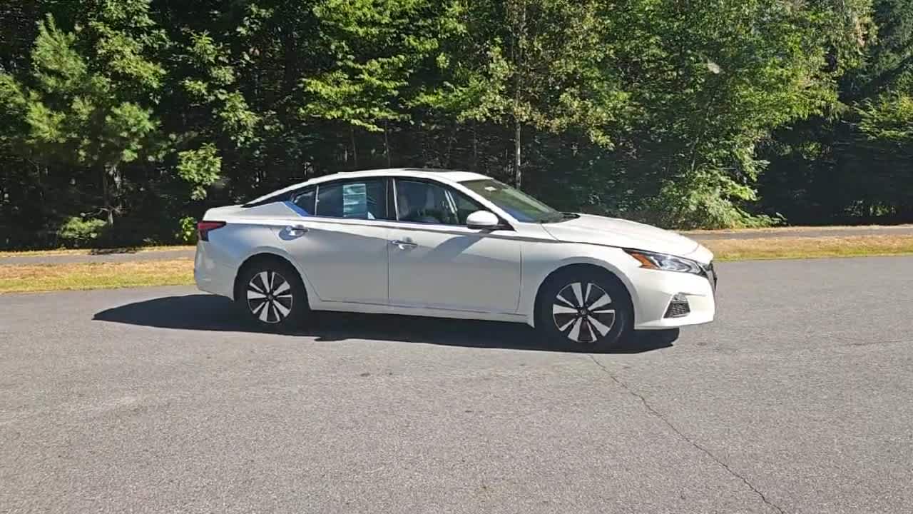 2022 Nissan Altima 2.5 SV photo 2