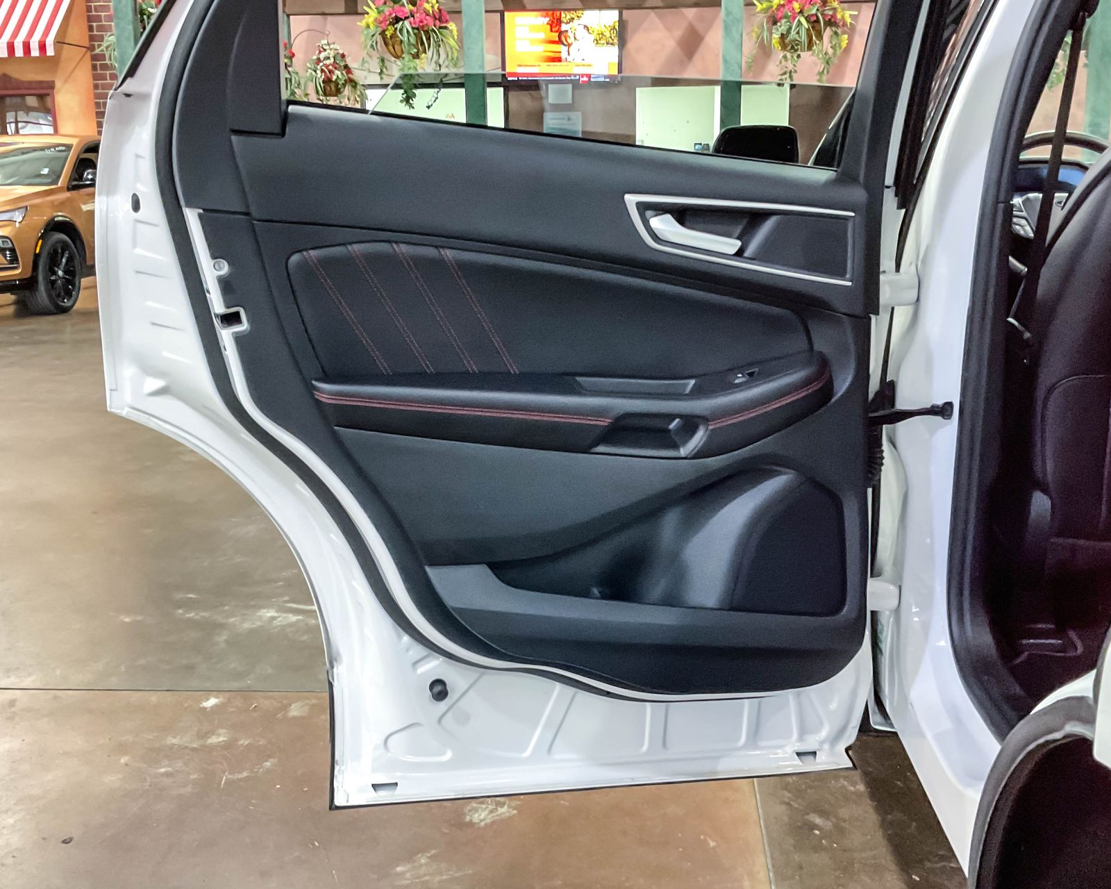 2024 Ford Edge ST photo 20