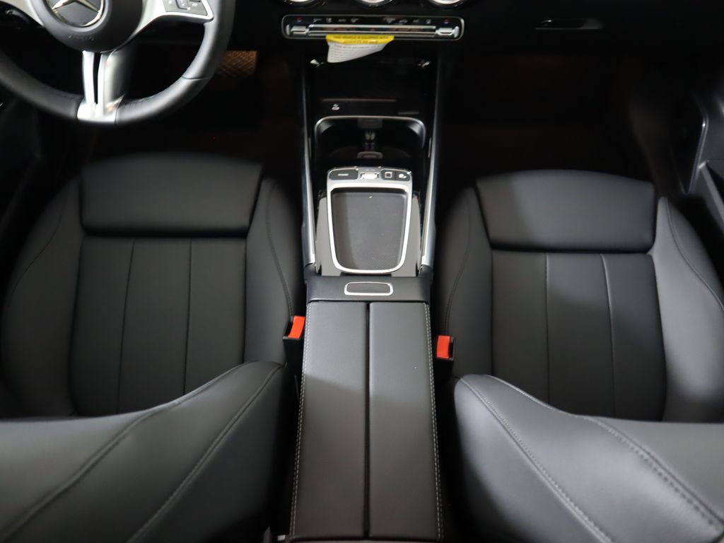 2025 Mercedes Benz EQB photo 16