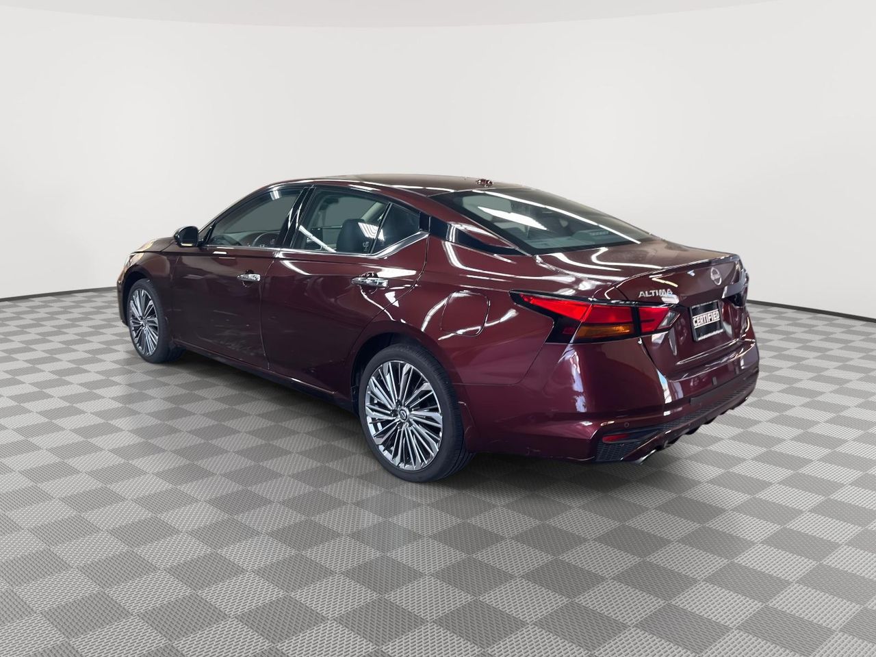 2024 Nissan Altima SL photo 5
