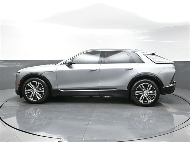 2024 Cadillac Lyriq Luxury photo 3