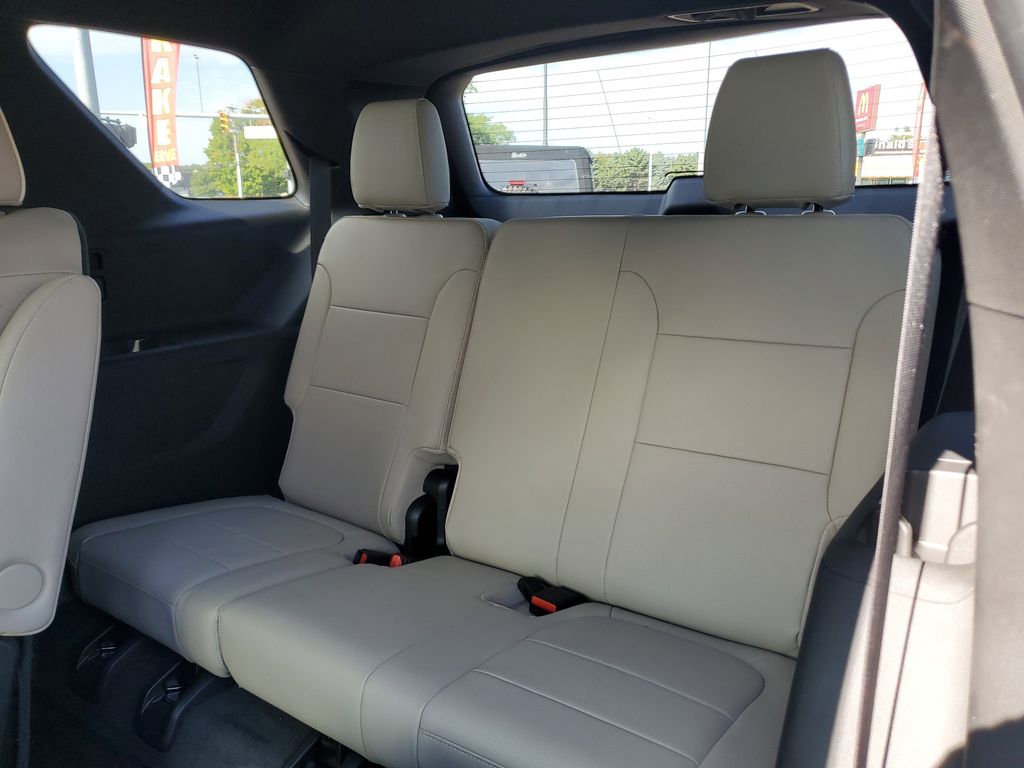 2023 Chevrolet Traverse Premier photo 8