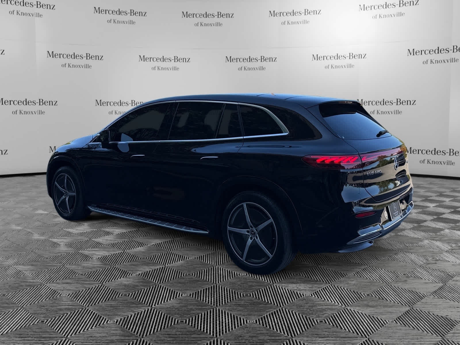 2023 Mercedes Benz EQS SUV 580 4MATIC photo 2