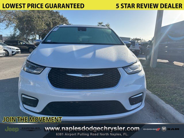 2026 Chrysler Pacifica Pinnacle's photo
