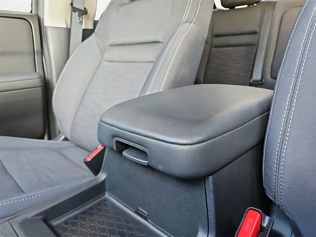 2022 Nissan Frontier Crew Cab photo 8