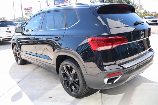 2022 Volkswagen Taos SE photo 4