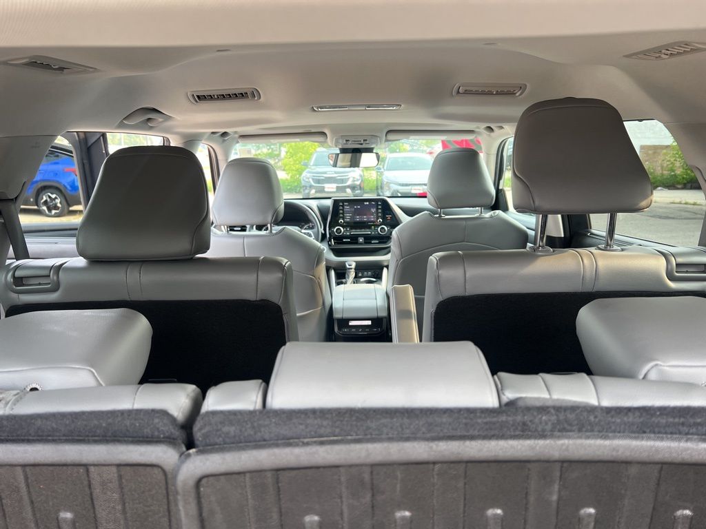 2022 Toyota Highlander XLE photo 13