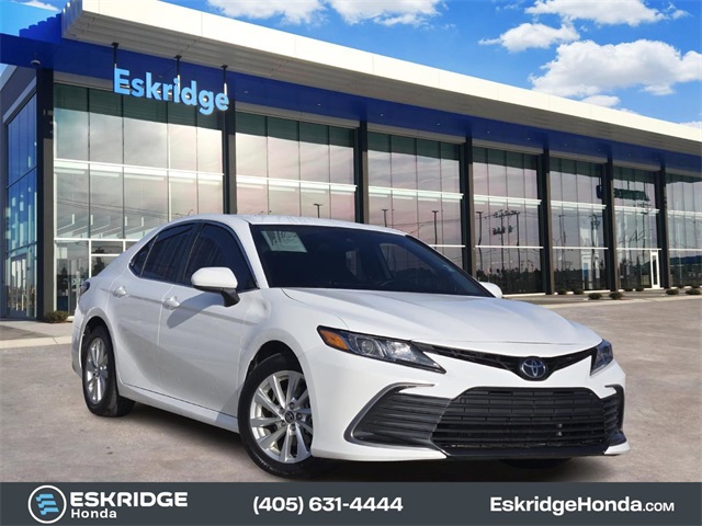 2023 Toyota Camry LE's photo