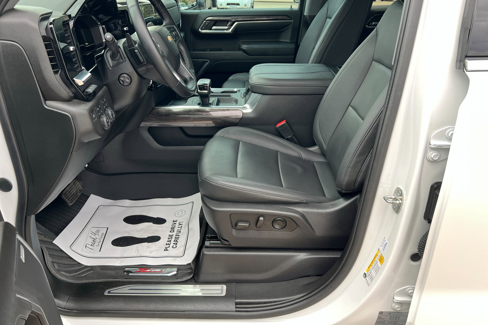 2023 Chevrolet Silverado 1500 LTZ photo 17