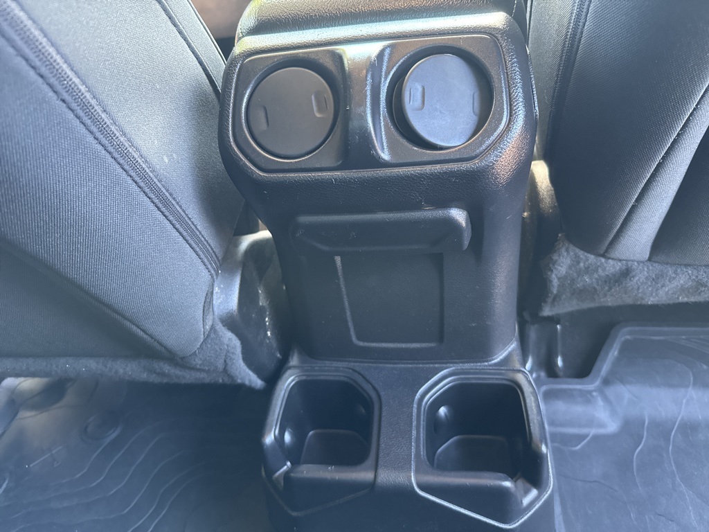 2021 Jeep Gladiator Sport photo 23