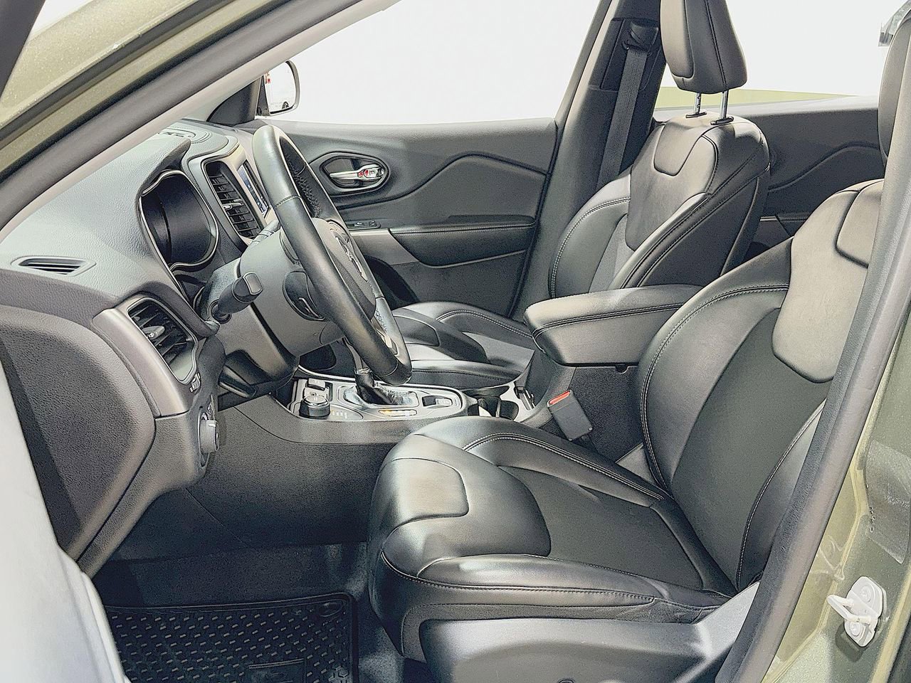 2019 Jeep Cherokee Latitude photo 15