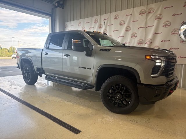 2026 Chevrolet Silverado 2500HD LT photo 2