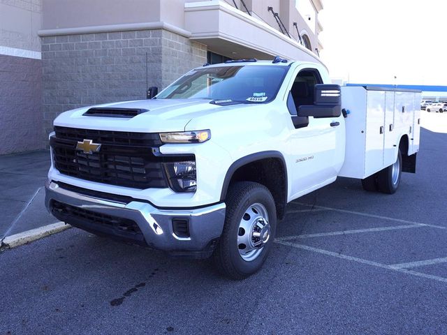 2025 Chevrolet Silverado 3500HD Work Truck's photo