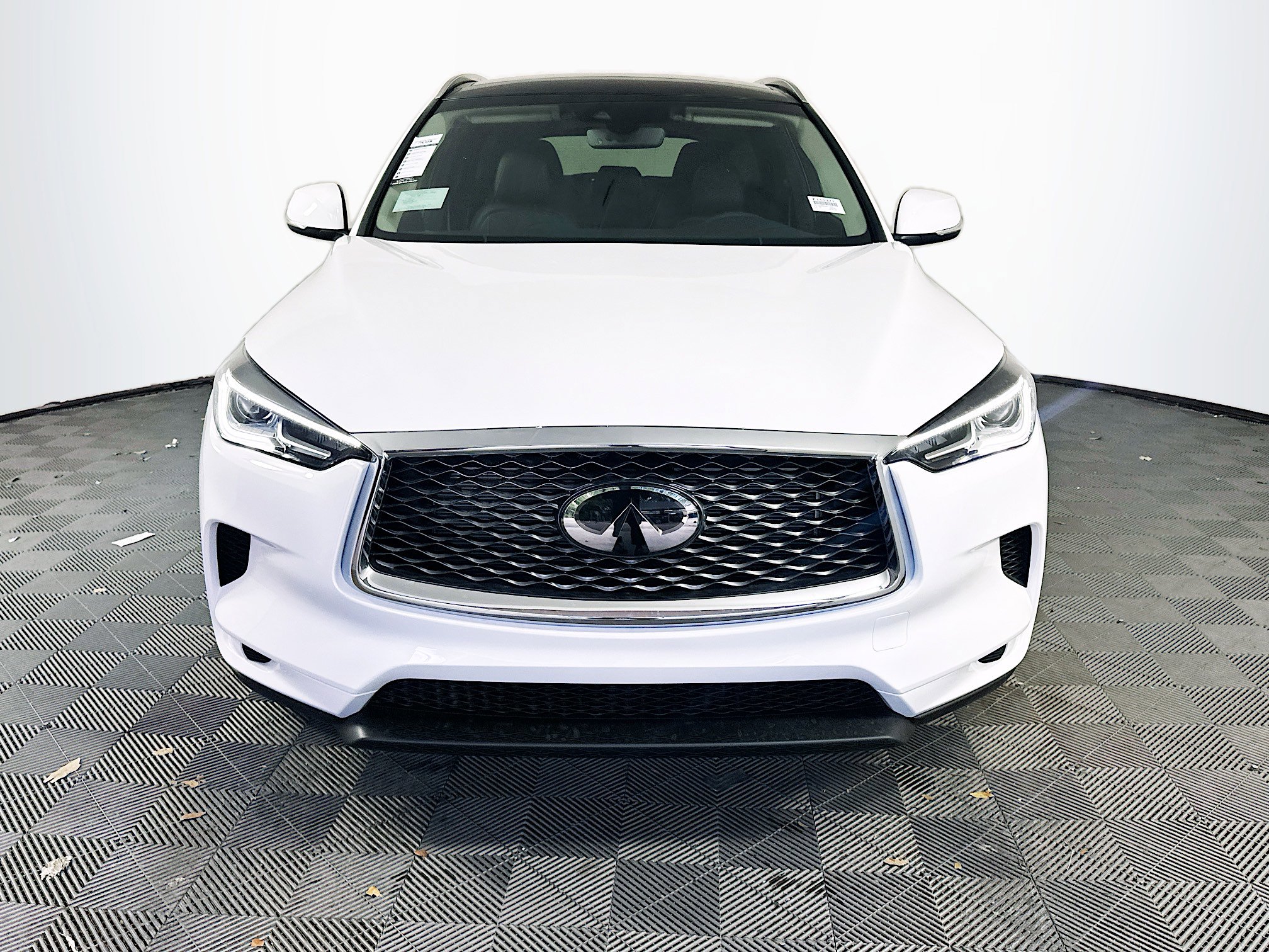 2025 Infiniti QX50 Luxe AWD photo 2