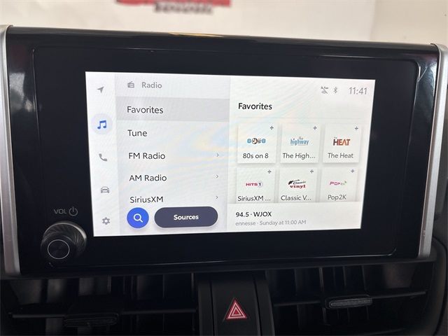 2024 Toyota RAV4 XLE photo 19