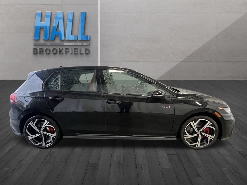 2025 Volkswagen Golf GTI SE photo 6