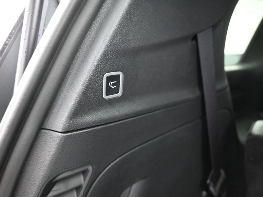 2026 Chrysler Pacifica photo 10