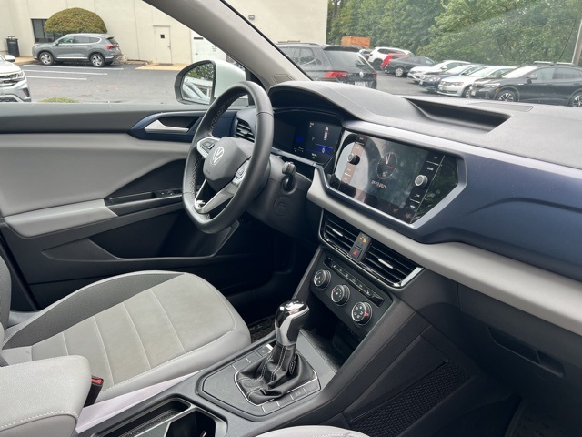 2022 Volkswagen Taos SE photo 20