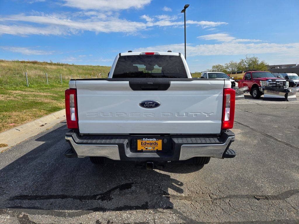 2023 Ford F-250 XLT photo 3