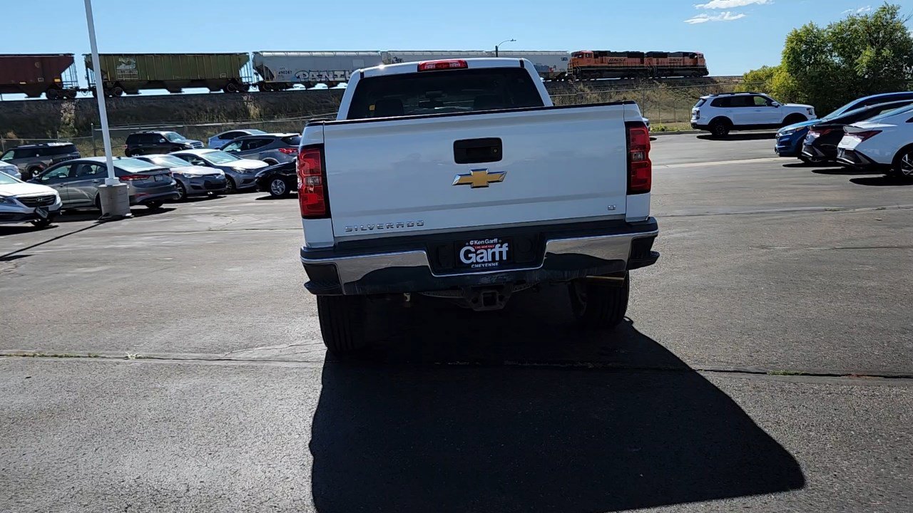 2017 Chevrolet Silverado 2500HD LT photo 2
