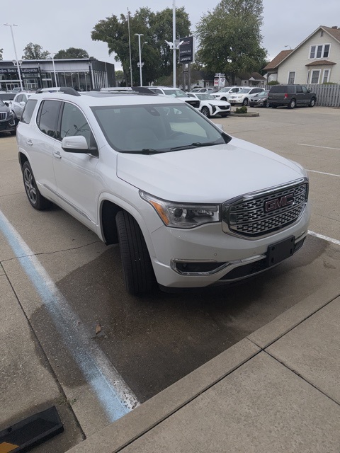 2019 Gmc Acadia Denali photo 2