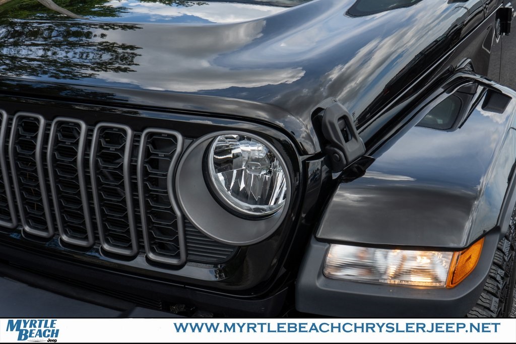 2025 Jeep Gladiator Sport photo 9