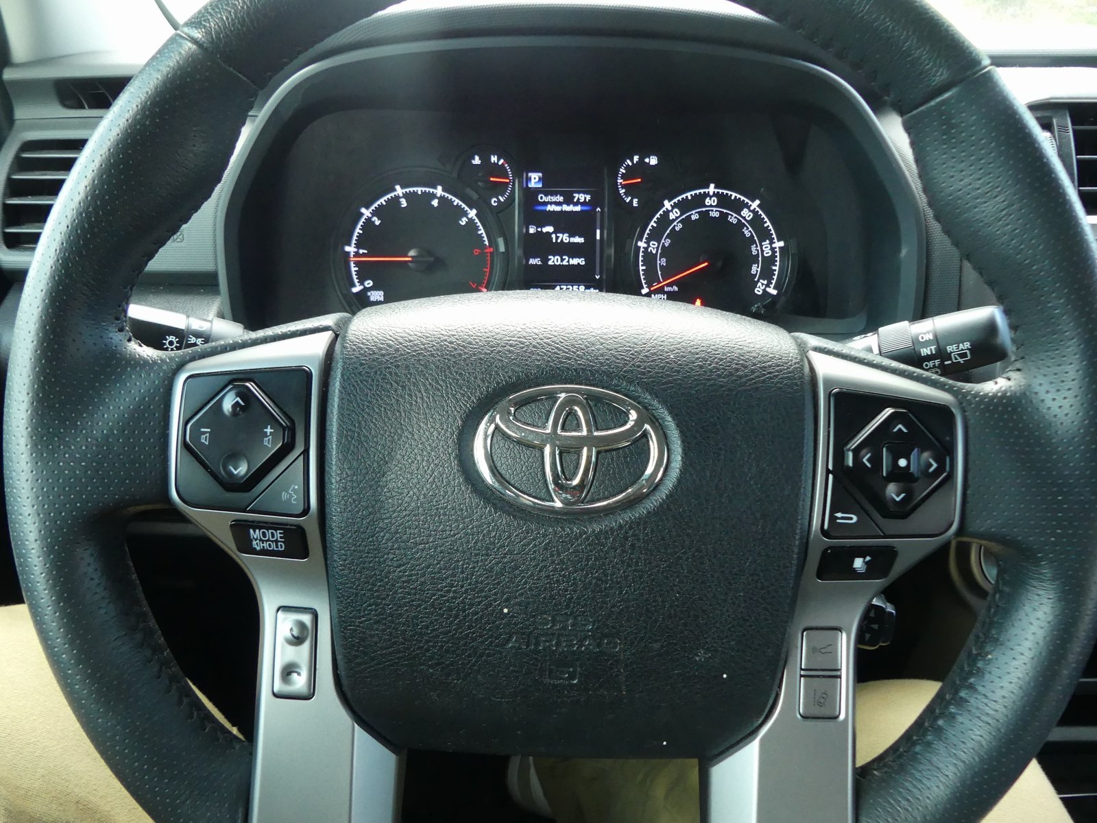 2022 Toyota 4Runner SR5 photo 9