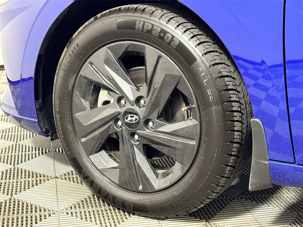 2022 Hyundai Elantra SEL photo 19