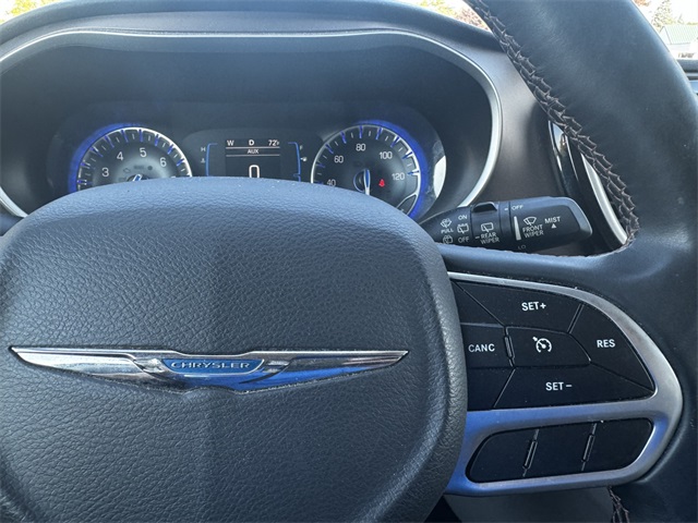 2017 Chrysler Pacifica Touring L photo 24