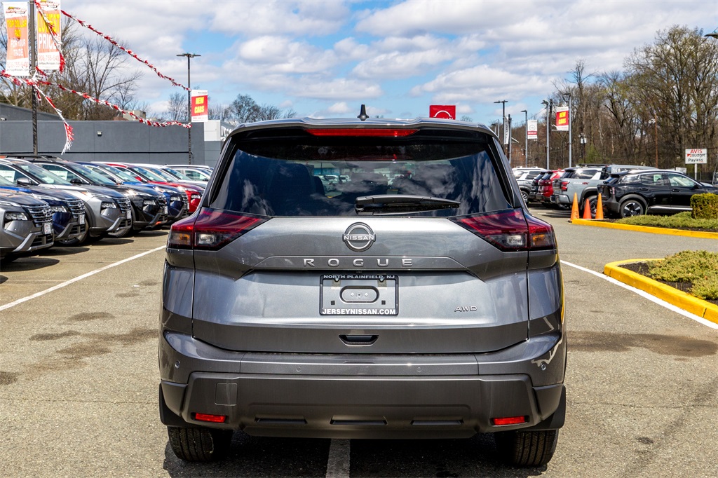 2025 Nissan Rogue S photo 5