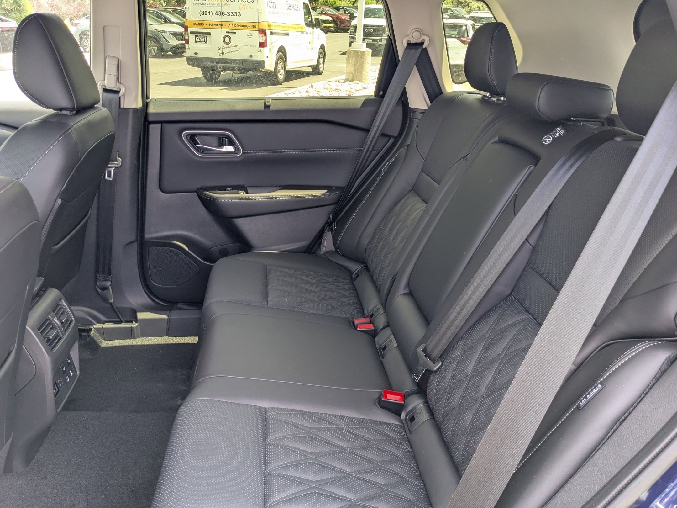 2025 Nissan Rogue Platinum photo 14