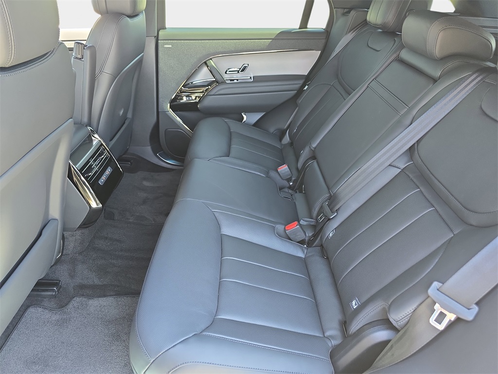 2025 Land Rover Range Rover Sport SE photo 14