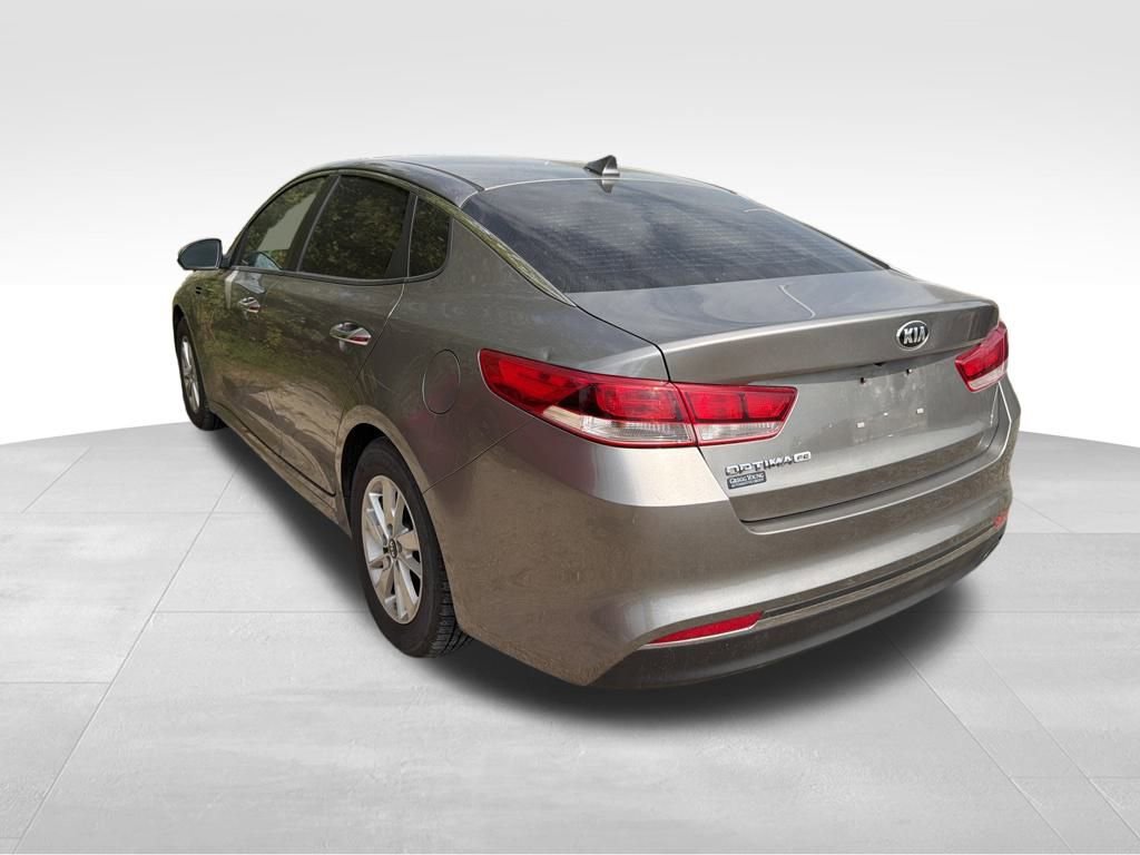 2016 Kia Optima LX photo 3