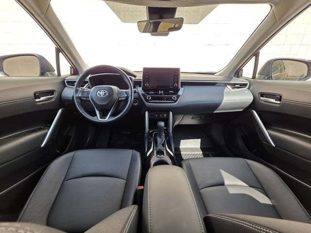 2022 Toyota Corolla Cross XLE photo 12