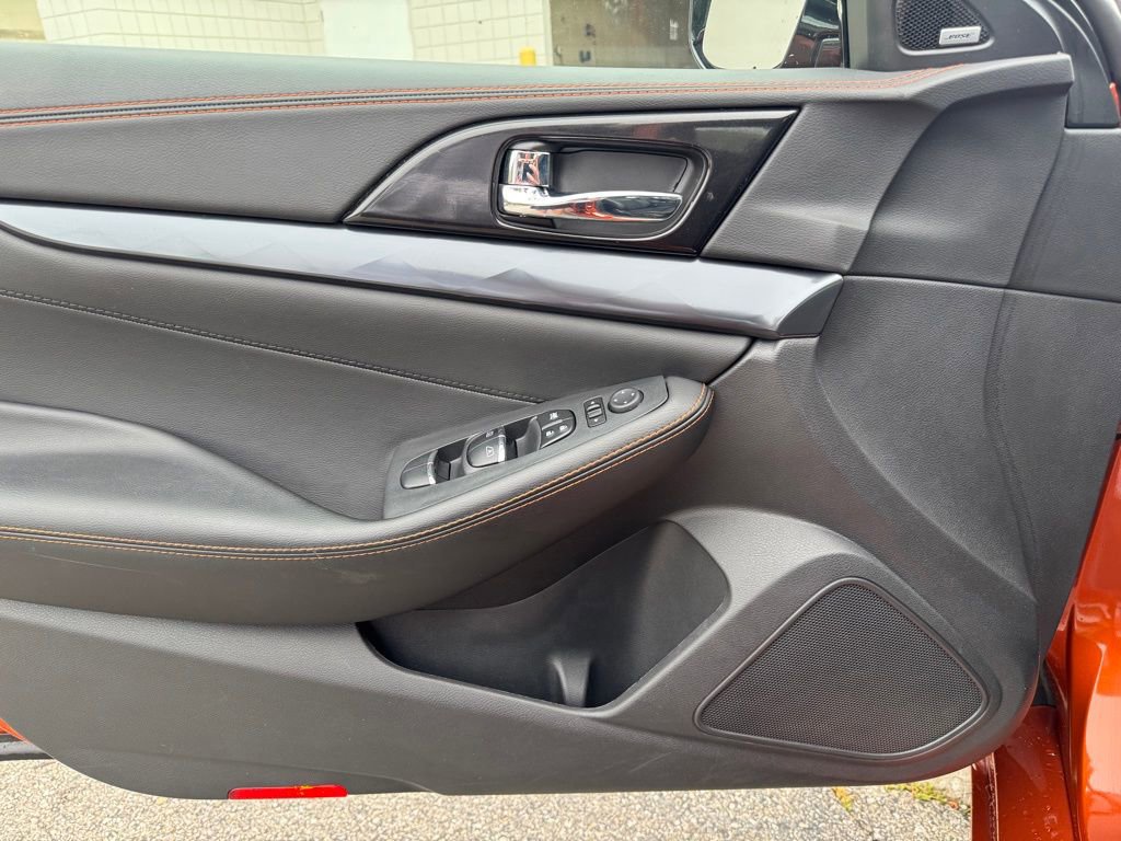 2019 Nissan Maxima SR photo 11