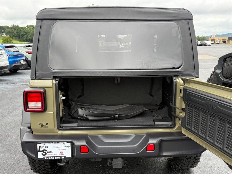 2025 Jeep Wrangler Willys photo 4