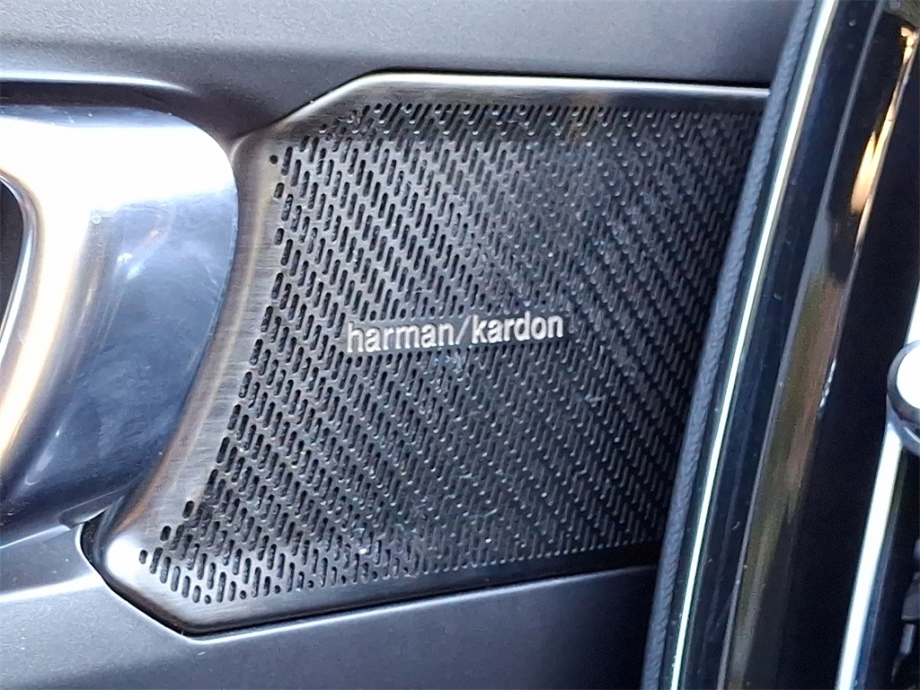2022 Volvo C40 Recharge Ultimate photo 21
