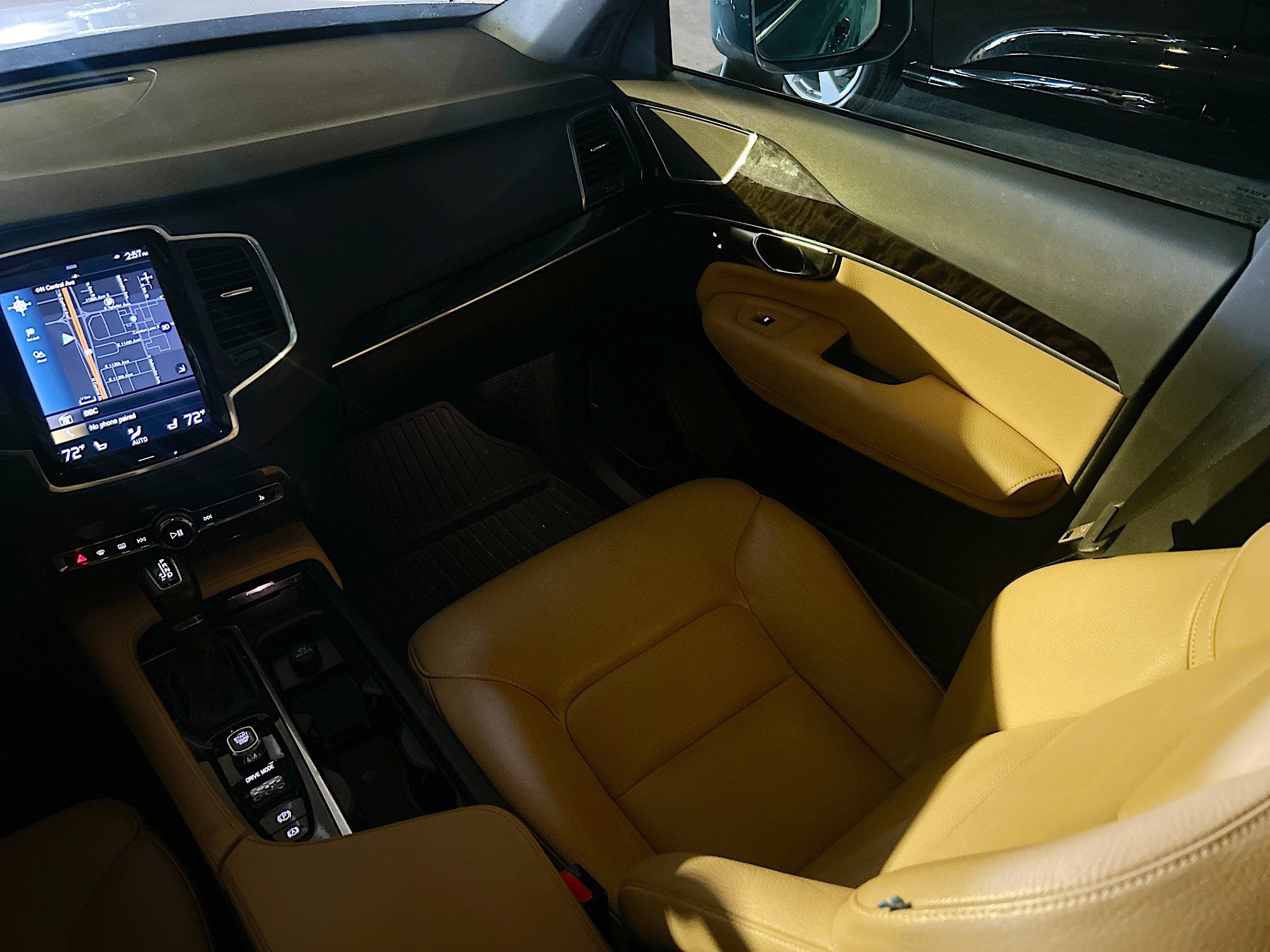 2019 Volvo XC90 Momentum AWD photo 14