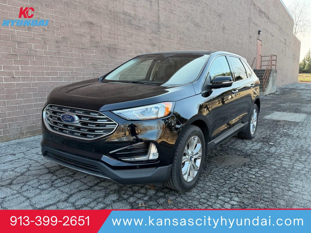 2022 Ford Edge Titanium's photo